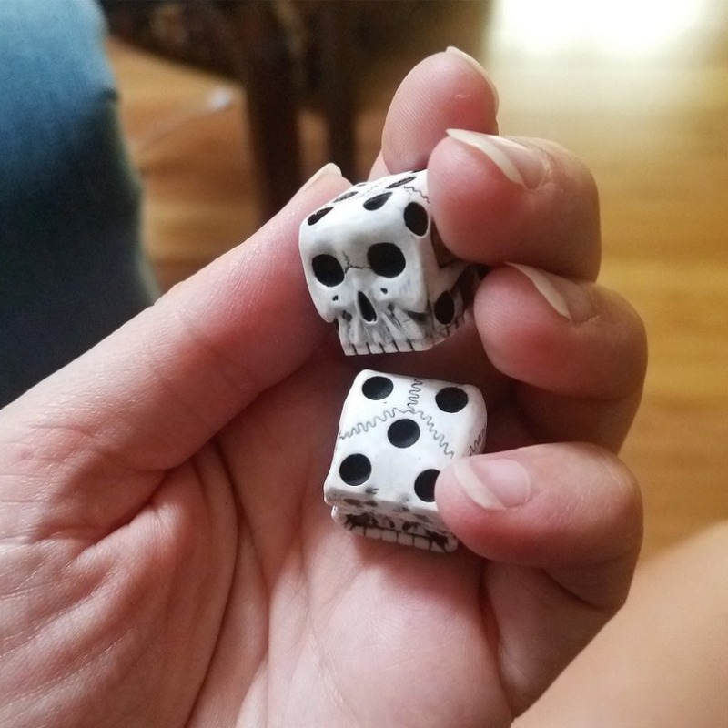 Halloween White Skull Resin Di - Party Games No Equipment review and price